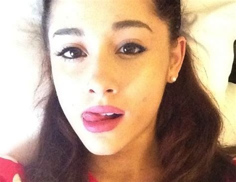 FBI Investigating Naked Celeb Photo Leak; Ariana Grande,。